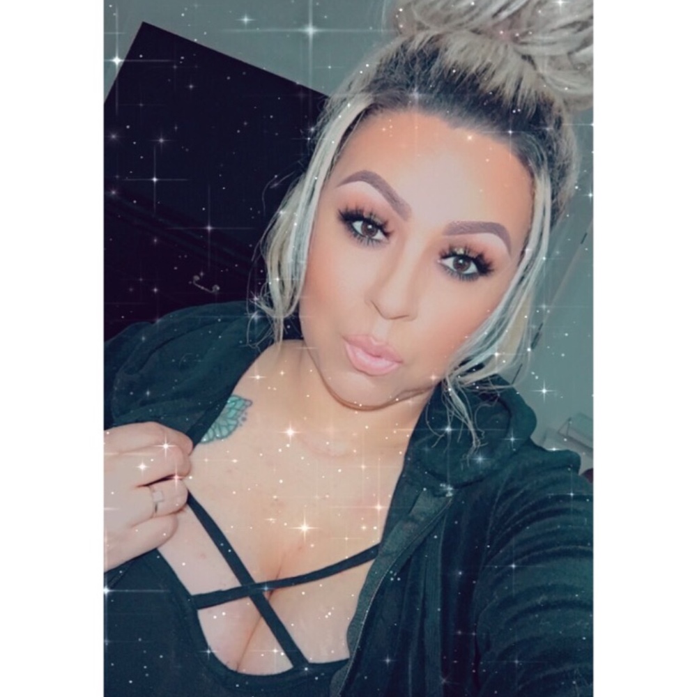 Meet your Posher, Yizela